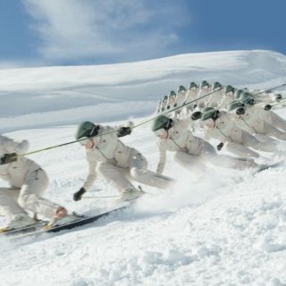 Un video per comunicare le due anime del demone rosso: made to race / made for piste.