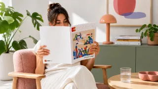 Una rivista monografica che racconta l’azienda e il suo fondatore César Cini.