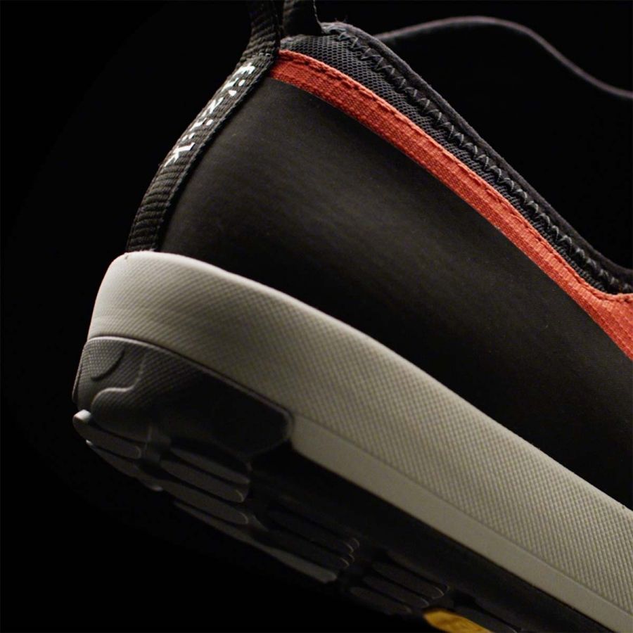 Feel the force of Gravita. Video lancio delle nuove scarpe da MTB gravity-specific di Fizik.